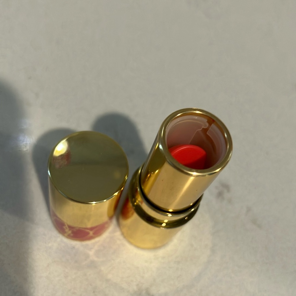 Yves Saint Laurent & Estée Lauder Red (Taylor Swift) Lipstick - Picture 4 of 4